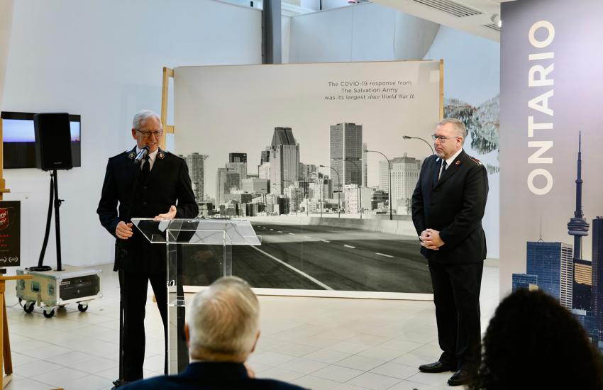 The General opens the exhibition